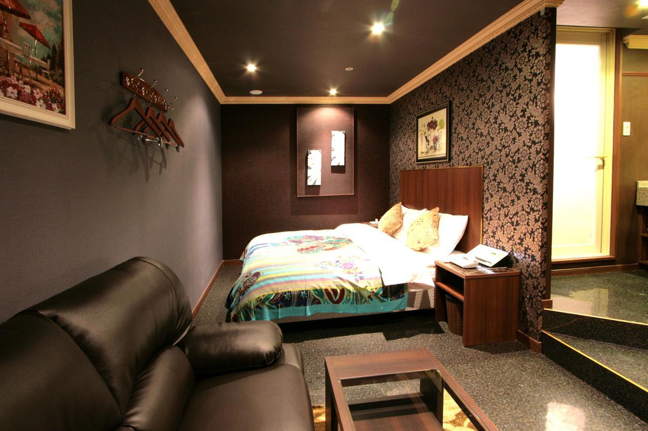 Sari Seki Inter (Adults Only) Hotel Kameyama Buitenkant foto