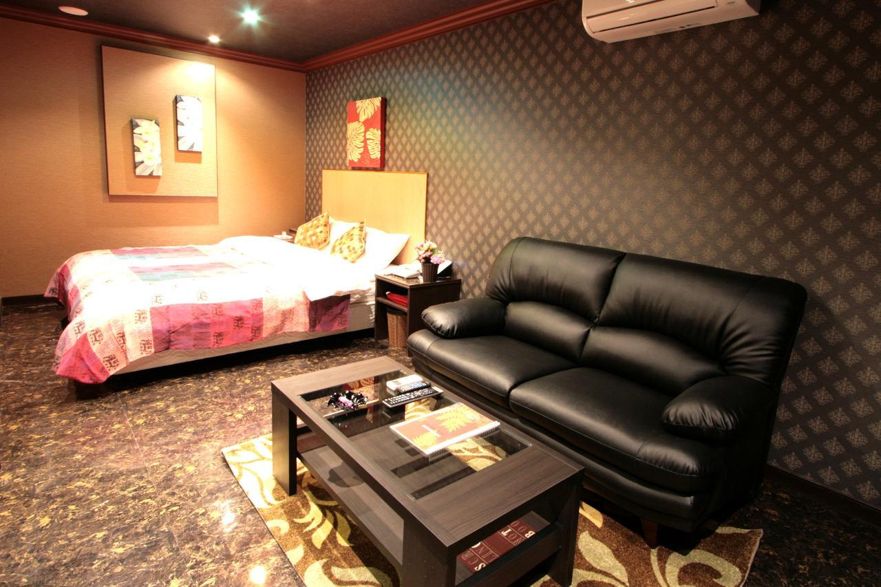 Sari Seki Inter (Adults Only) Hotel Kameyama Buitenkant foto