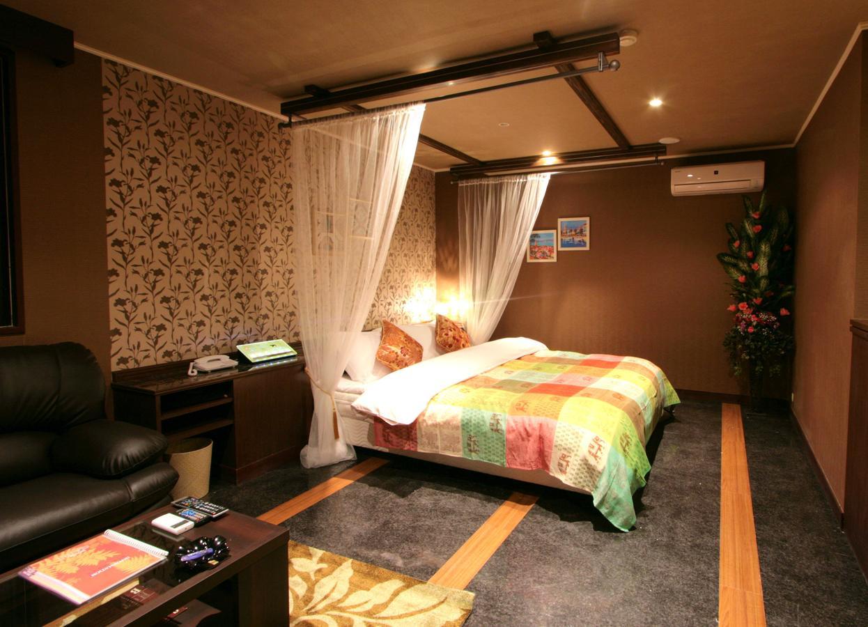 Sari Seki Inter (Adults Only) Hotel Kameyama Buitenkant foto